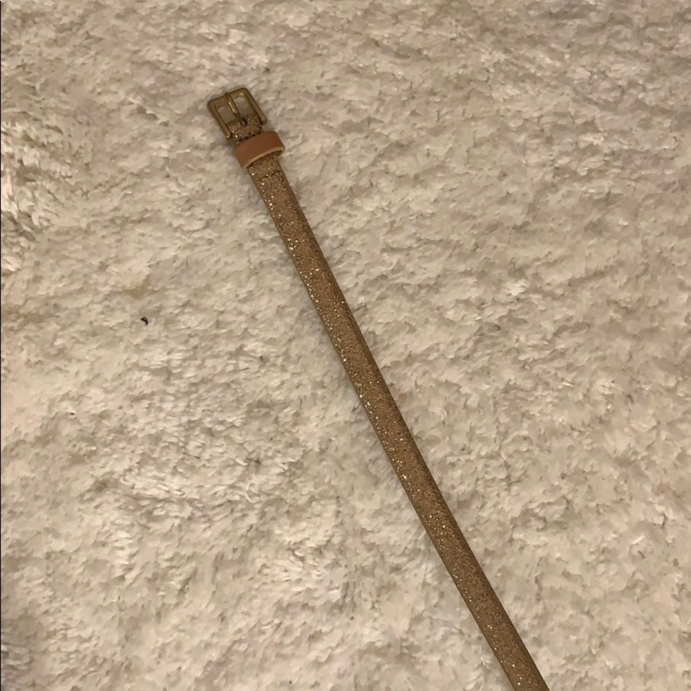 Shiny gold Gap belt